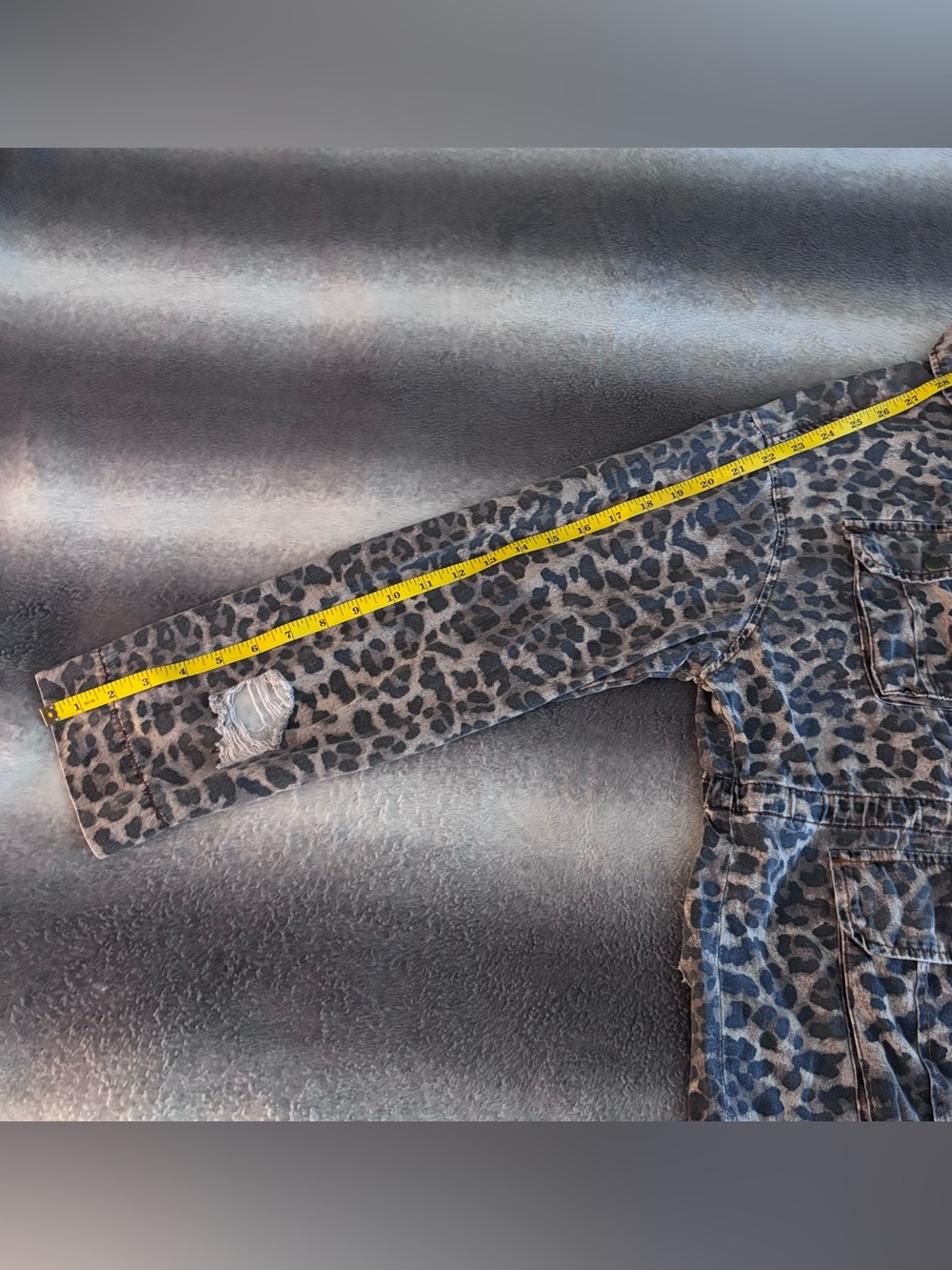 POL Women's Leopard Cheetah Print Distressed Cargo Jacket Size L - Picture 15 of 15